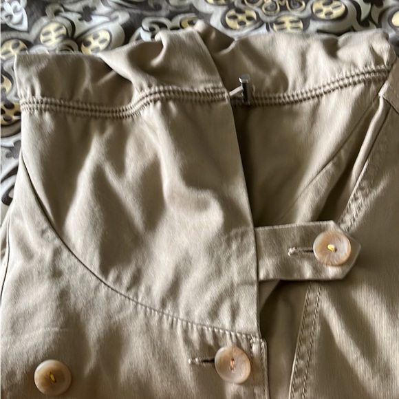 Only 3/4 length beige fall/spring jacket - Picture 4 of 4